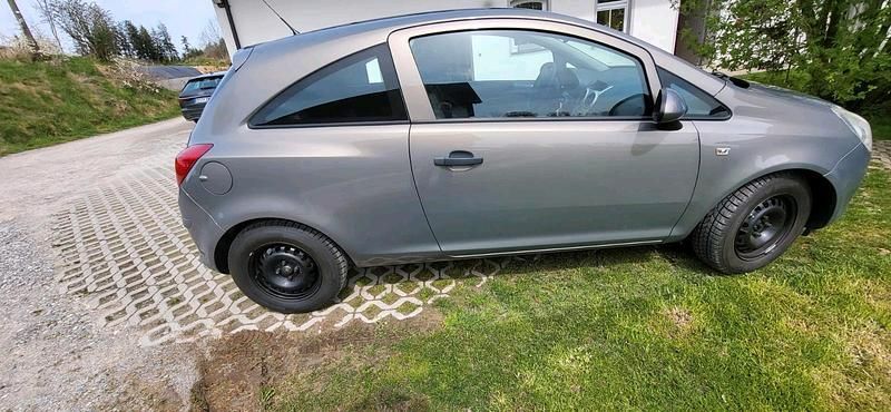 Gebraucht Opel Corsa Selection 69 PS (50 kW) 2010 Grau Kleinwagen
