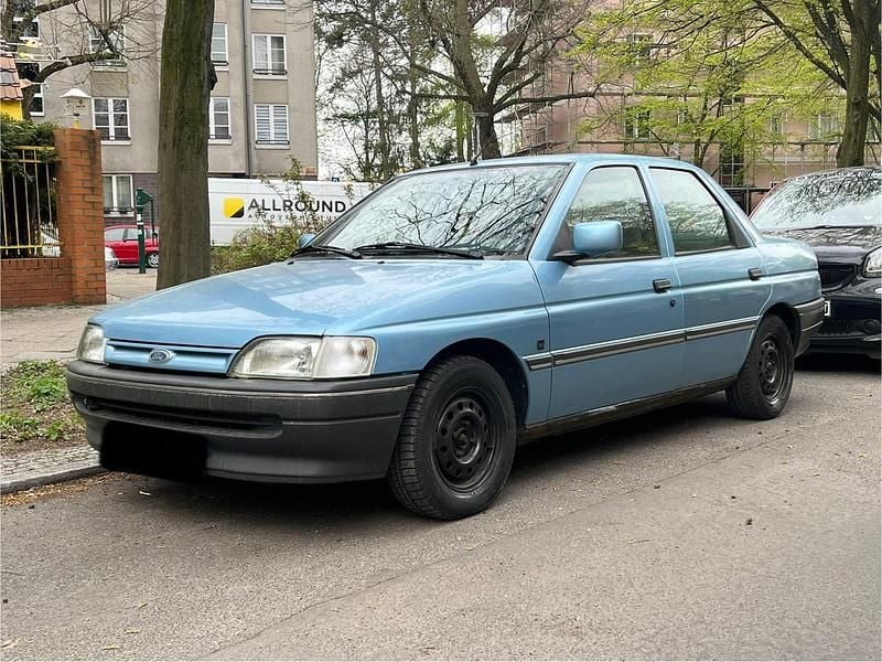 Usado Ford Orion 1992 Azul Sedan