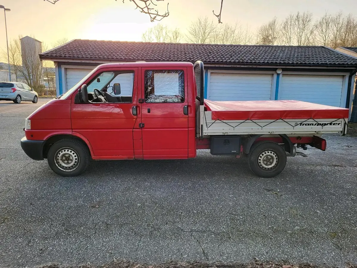 Używany VW T4 102 KM (75 kW) 2000 Czerwony Van