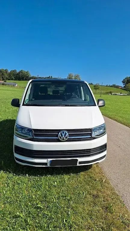 Gebraucht VW Multivan 150 PS (110 kW) 2016 Weiß Van / Kleinbus