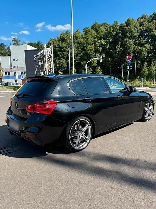 Gebraucht BMW 120 M Sport 190 PS (139 kW) 2017 Schwarz Kleinwagen