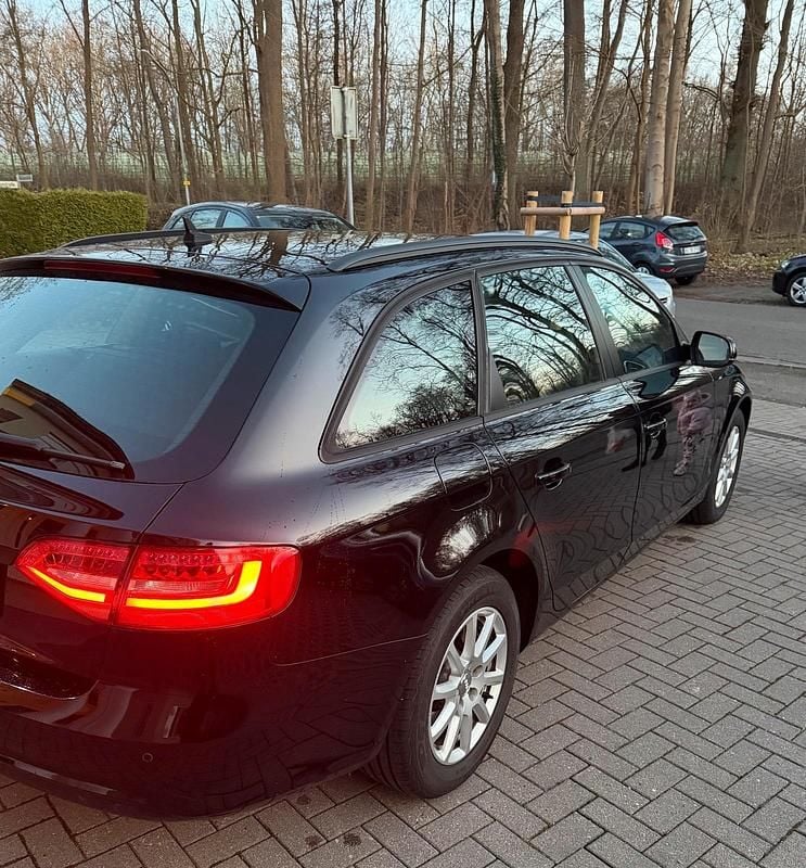 Gebraucht Audi A4 143 PS (105 kW) 2013 Schwarz Kombi
