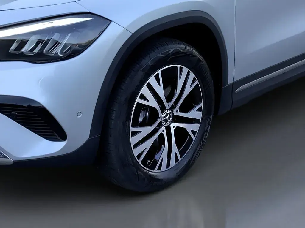 Gebraucht Mercedes GLA200 Progressive 150 PS (110 kW) 2024 Silber SUV