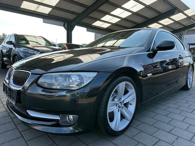 Schwarz Gebraucht 2011 BMW 325 Performance Coupé | 7.900 € (Fairer Preis) - Bild 1/4
