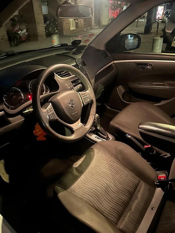 Gebraucht Suzuki Swift 93 PS (68 kW) 2012 Schwarz Kleinwagen