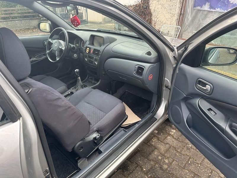 Gebraucht Nissan Almera 98 PS (72 kW) 2004 Silber Limousine