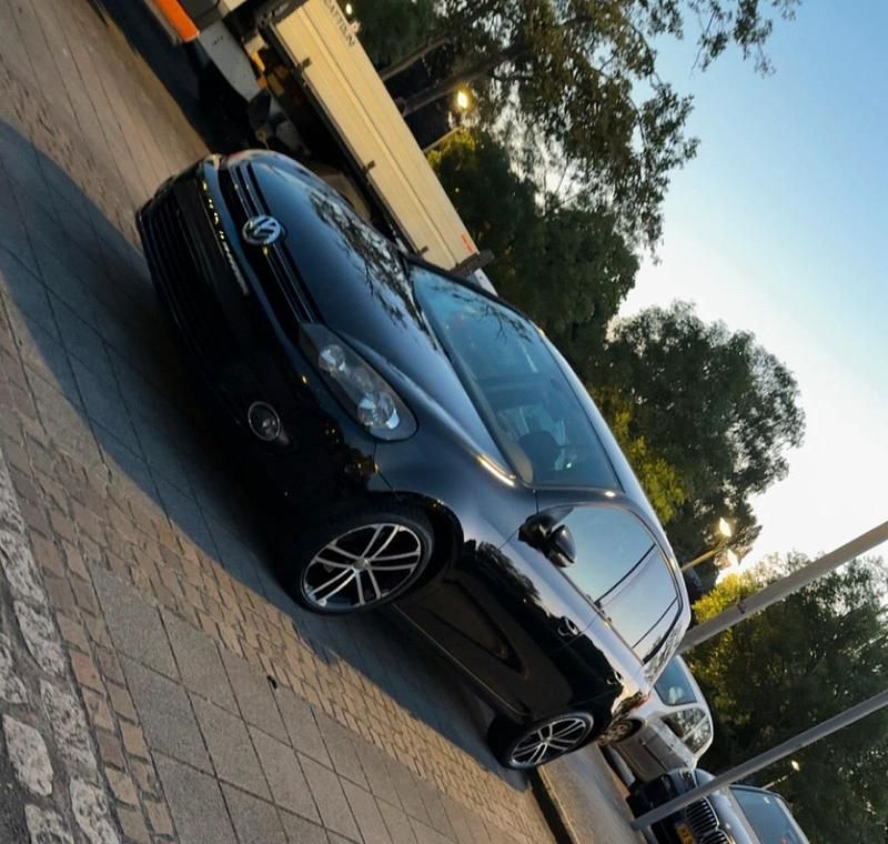 Schwarz Gebraucht 2010 VW Golf VI Team Kleinwagen | 8.150 € - Bild 1/4