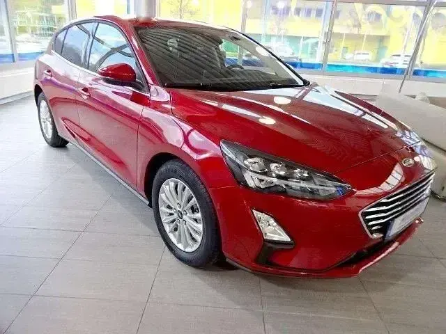 Brugt Ford Focus Titanium 125 HK (91 kW) 2022 Rød Sedan