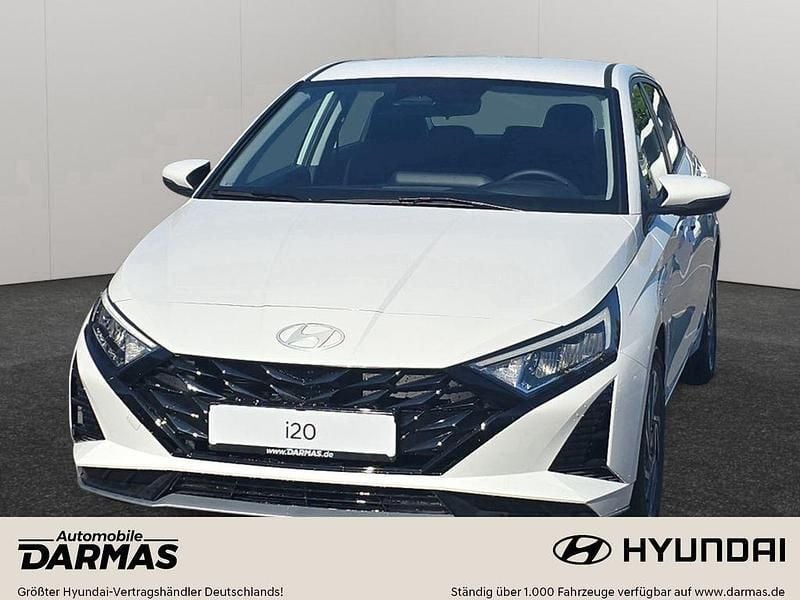 Weiß Neu 2025 Hyundai i20 Trend Limousine | 20.990 € (Fairer Preis) - Bild 1/4