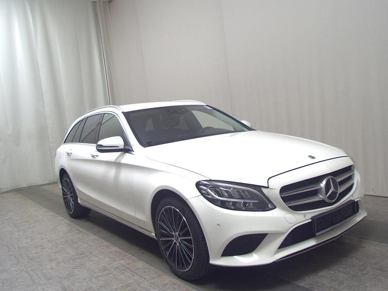 Gebraucht Mercedes C220 Avantgarde 194 PS (142 kW) 2020 Weiss Kombi