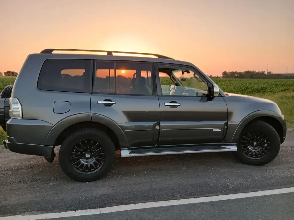 Gebraucht Mitsubishi Pajero Edition 200 PS (147 kW) 2014 Grau SUV