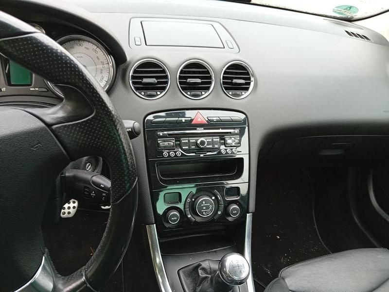 Gebraucht Peugeot 308 CC Premium 120 PS (88 kW) 2010 Weiß Cabrio