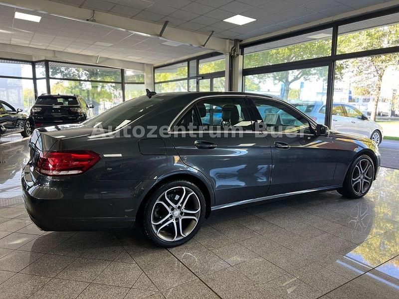 Gebraucht Mercedes E200 184 PS (135 kW) 2014 Tenoritgrau Limousine