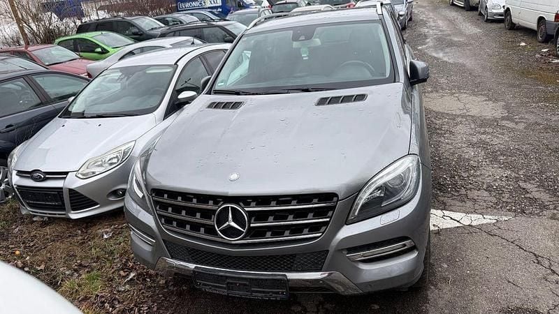 Gebraucht Mercedes ML250 204 PS (150 kW) 2013 Palladiumsilber SUV