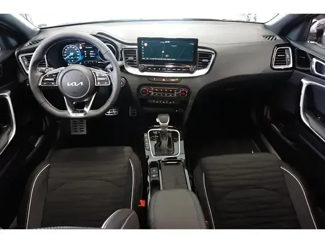 Gebraucht Kia Ceed GT GT-Line 136 PS (100 kW) 2024 Grau Limousine