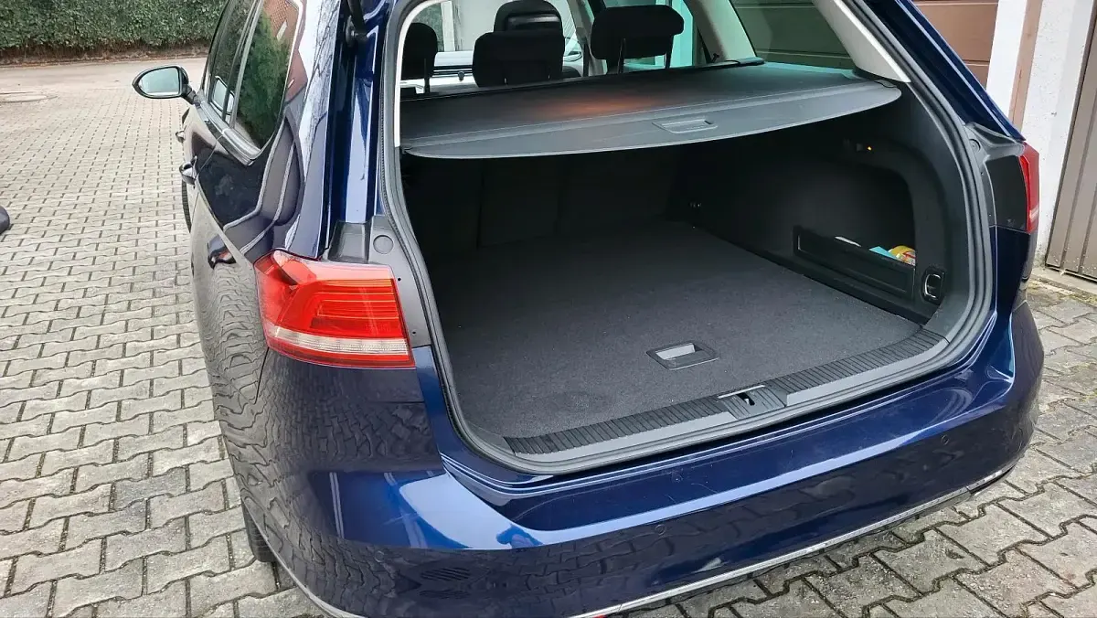 Gebraucht VW Passat 190 PS (139 kW) 2018 Blau Kombi