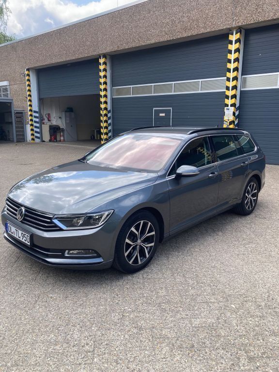 Grau Gebraucht 2016 VW Passat Comfortline Kombi | 10.000 € (Fairer Preis) - Bild 1/4