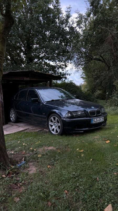 Blau Gebraucht 2001 BMW 325 M Sport Limousine | 2.500 € (Superpreis) - Bild 1/2