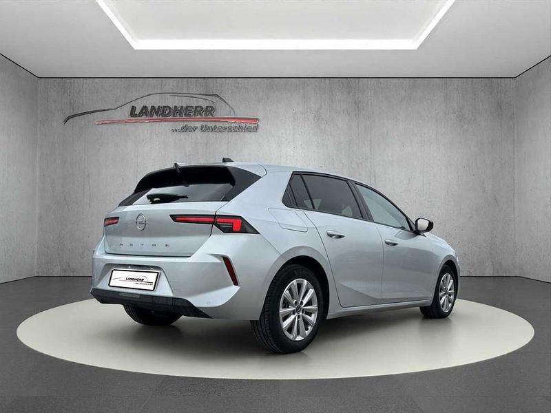 Gebraucht Opel Astra Edition 131 PS (96 kW) 2025 Kistall silber (metallic) Limousine