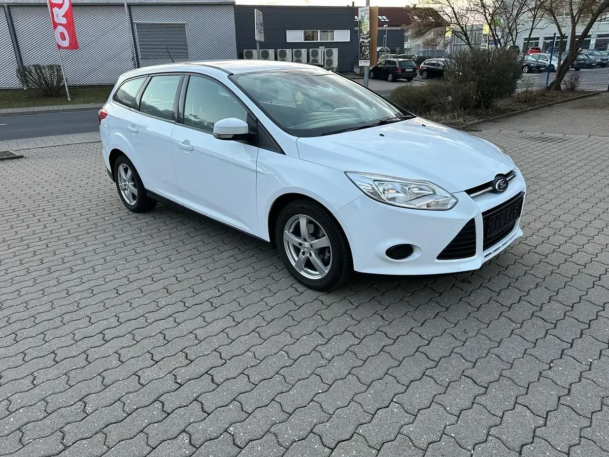 Gebraucht Ford Focus 116 PS (85 kW) 2014 Weiß Kombi