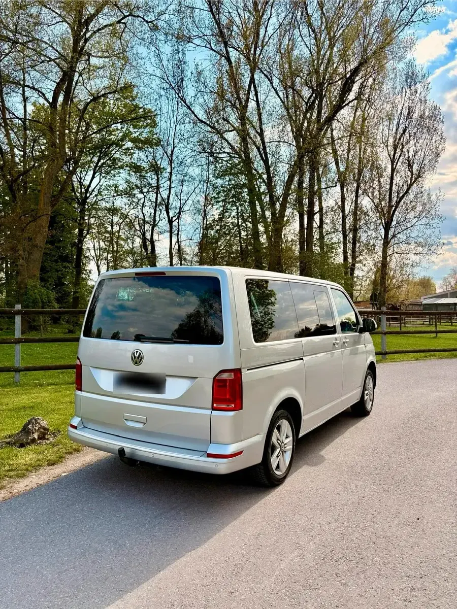 Gebraucht VW Multivan Comfortline 150 PS (110 kW) 2016 Silber Van / Kleinbus