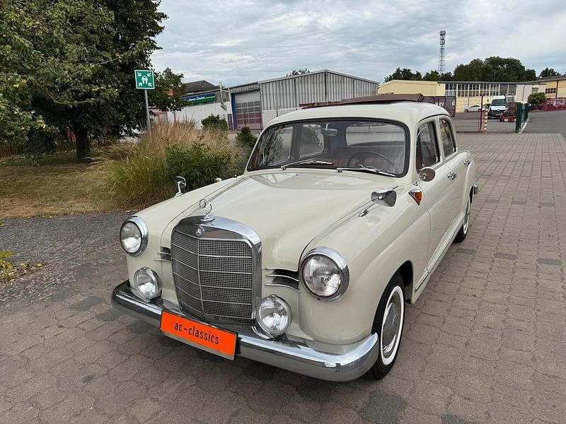 Weiß Gebraucht 1962 Mercedes C180 Classic Limousine | 29.999 € - Bild 1/4