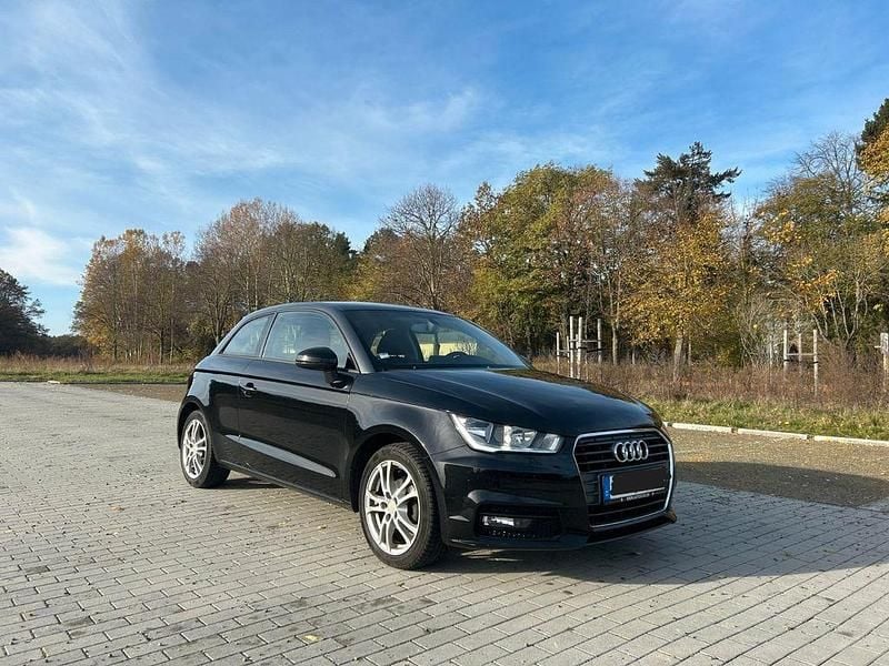 Gebraucht Audi A1 90 PS (66 kW) 2015 Schwarz Kleinwagen