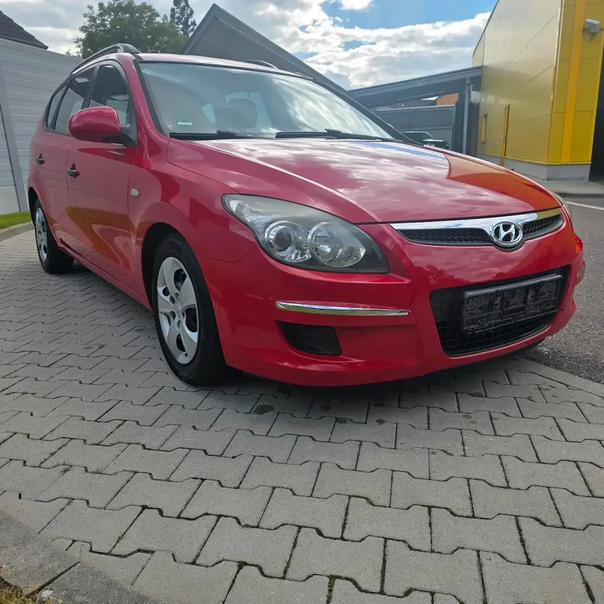 Używany Hyundai i30 90 KM (66 kW) 2009 Czerwony Kombi