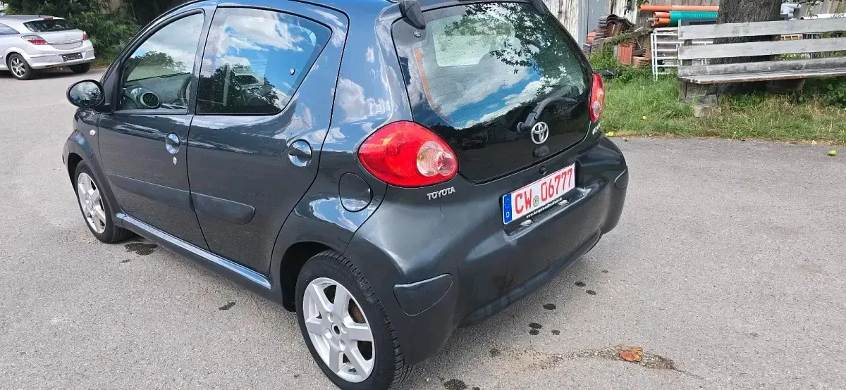 Gebraucht Toyota Aygo 68 PS (50 kW) 2006 Schwarz Kleinwagen