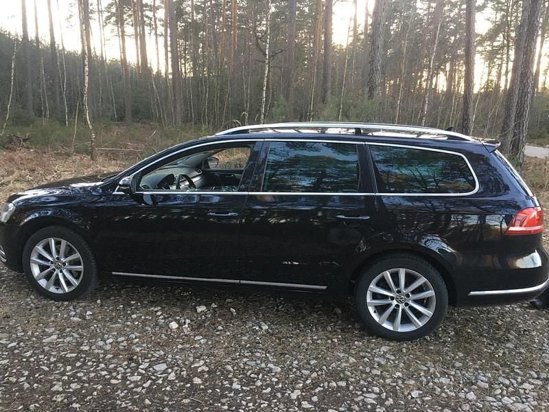Gebraucht VW Passat Highline 140 PS (102 kW) 2012 Schwarz Kombi