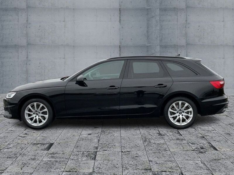 Gebraucht Audi A4 Advanced 150 PS (110 kW) 2022 Mythosschwarz metallic Kombi