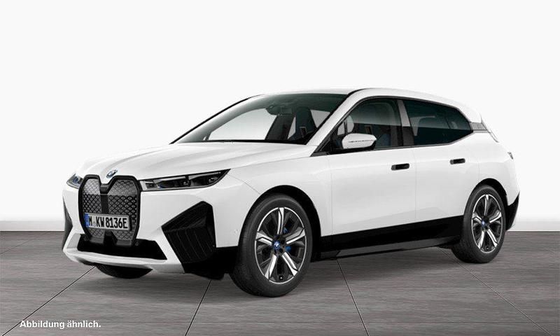 Weiß Gebraucht 2023 BMW iX Sport Line SUV | 49.890 € (Fairer Preis) - Bild 1/3