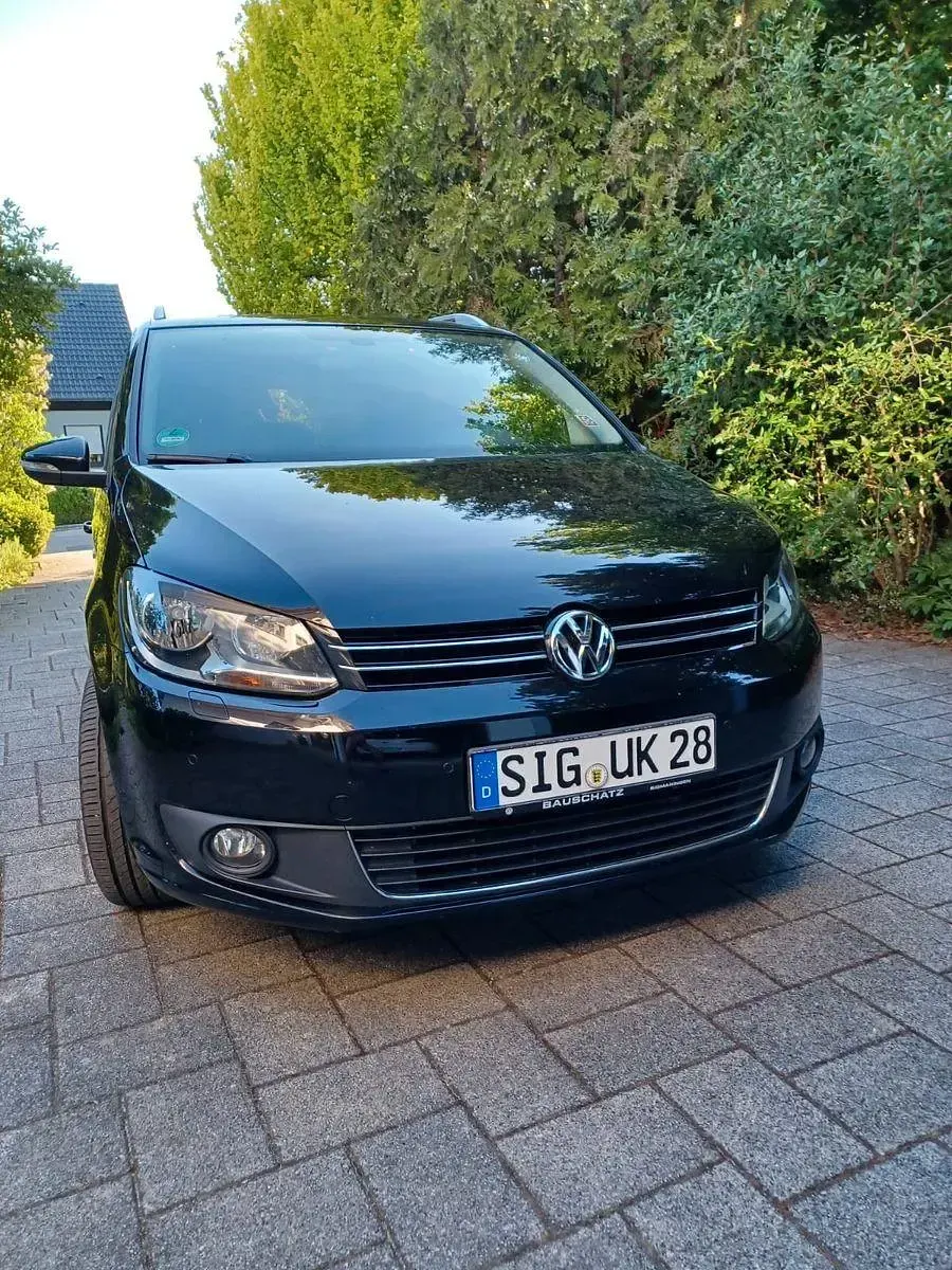 Gebraucht VW Touran Life 105 PS (77 kW) 2014 Schwarz Van / Kleinbus