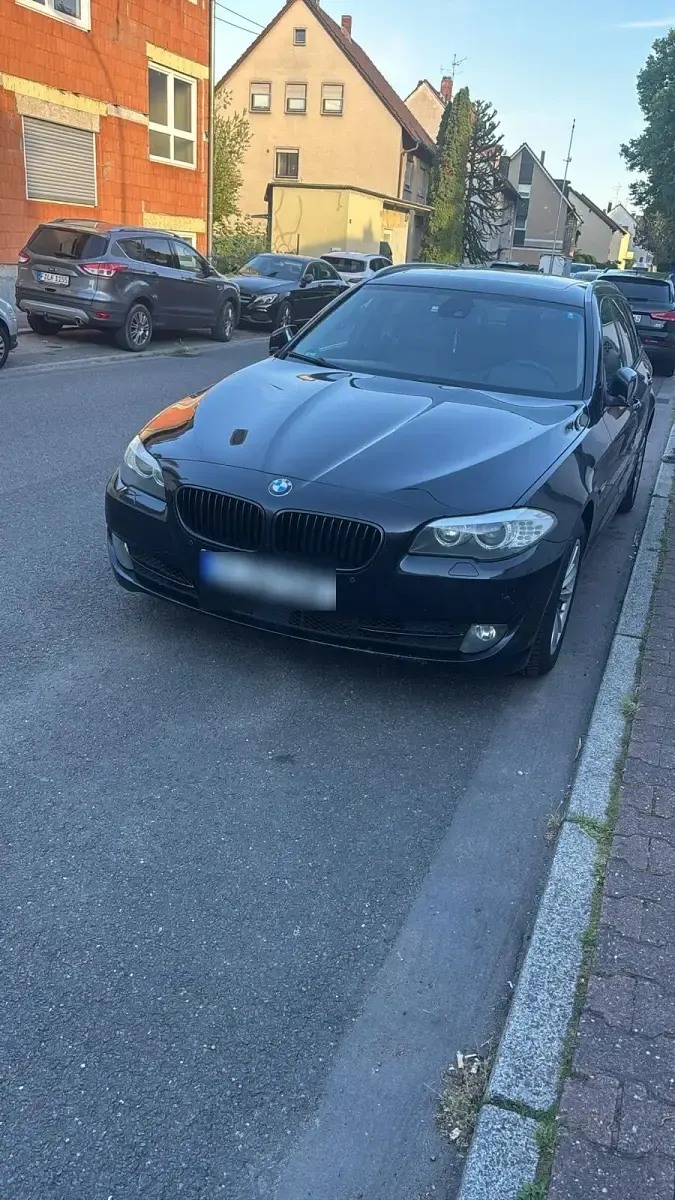 Gebraucht BMW 530 245 PS (180 kW) 2010 Schwarz Kombi