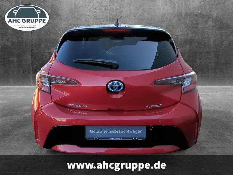 Gebraucht Toyota Corolla Business Edition 122 PS (89 kW) 2022 Rot Limousine