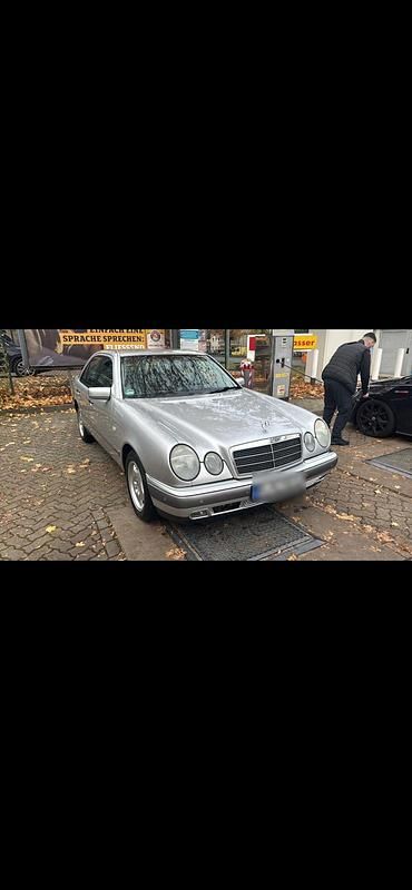 Gebraucht Mercedes E240 Elegance 170 PS (125 kW) 1999 Limousine