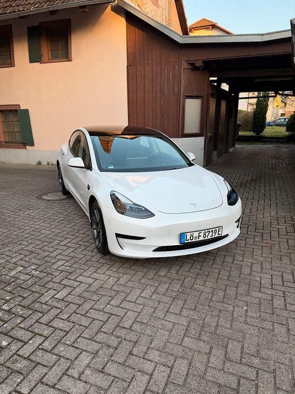Gebraucht Tesla Model 3 Standard Range Plus 225 kW (306 PS) 2021 Weiß Limousine
