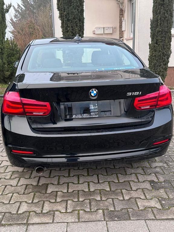 Gebraucht BMW 318 136 PS (100 kW) 2016 Schwarz Limousine