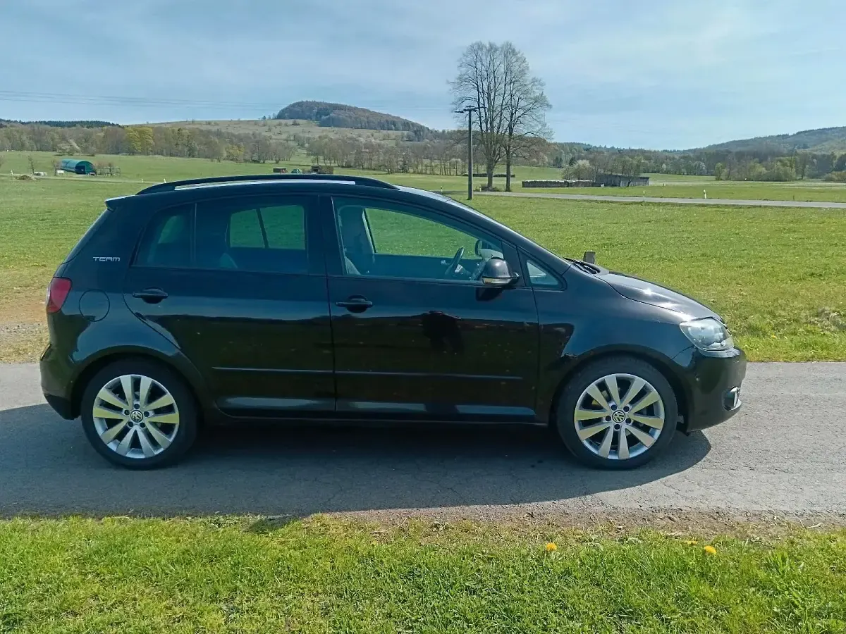 Usata VW Golf VI 105 CV (77 kW) 2010 Nero Utilitaria