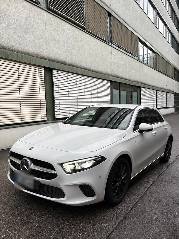 Weiß Gebraucht 2018 Mercedes A200 Kleinwagen | 19.500 € (Etwas zu teuer) - Bild 1/4