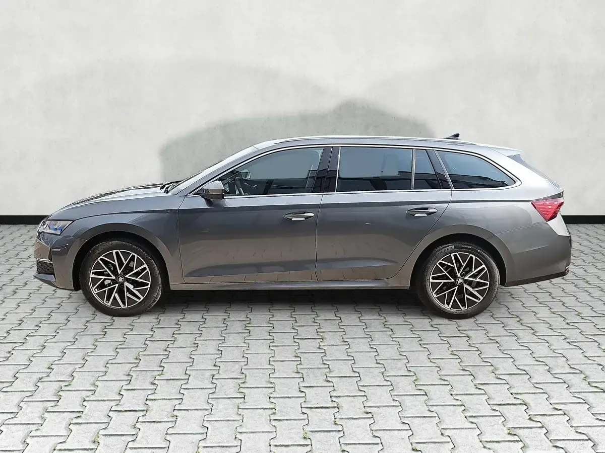 Neu Skoda Octavia Selection 150 PS (110 kW) 2026 Graphitegrau metallic Kombi