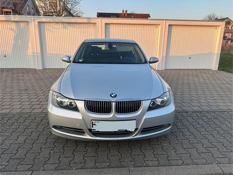 Gebraucht BMW 330 258 PS (189 kW) 2007 Silber Limousine