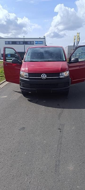 Gebraucht VW Transporter 102 PS (75 kW) 2019 Rot Van