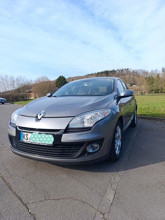 Gebraucht Renault Mégane III 90 PS (66 kW) 2012 Grau Limousine