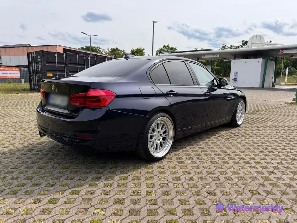 Gebraucht BMW 330e iPerformance 252 PS (185 kW) 2016 Blau Limousine