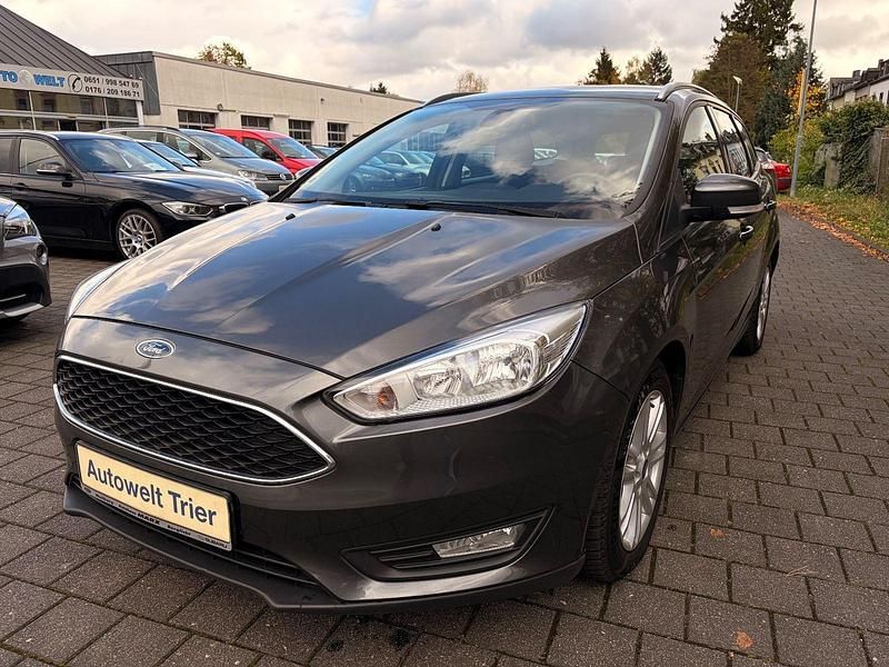 Grau Gebraucht 2016 Ford Focus Trend Kombi | 5.990 € (Guter Preis) - Bild 1/4