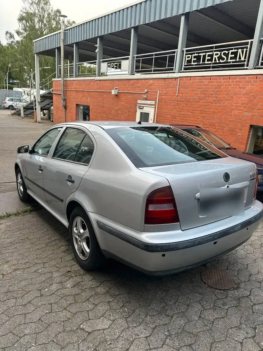 Gebraucht Skoda Octavia 116 PS (85 kW) 2000 Silber Limousine