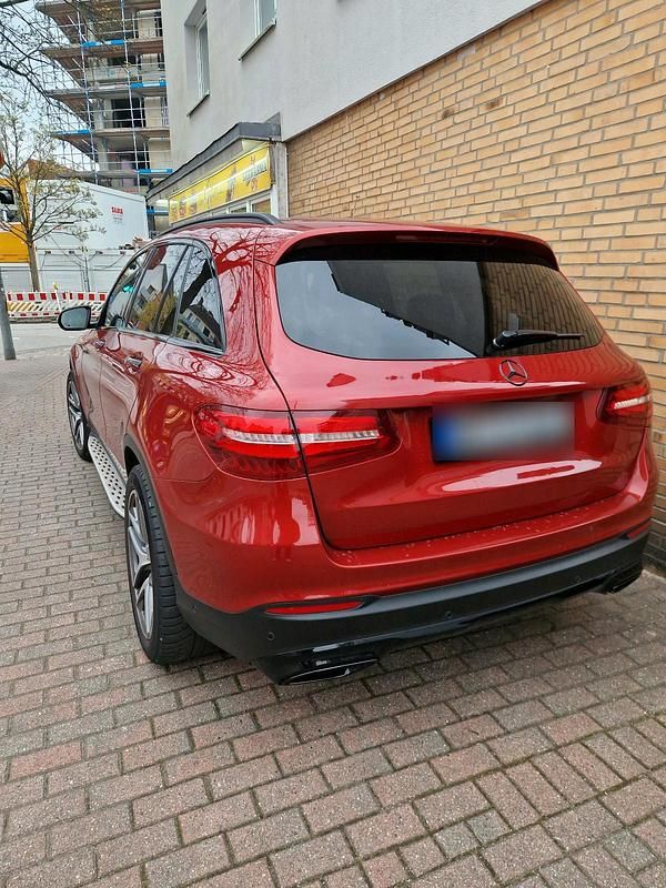 Gebraucht Mercedes GLC250 204 PS (150 kW) 2016 Rot Cabrio