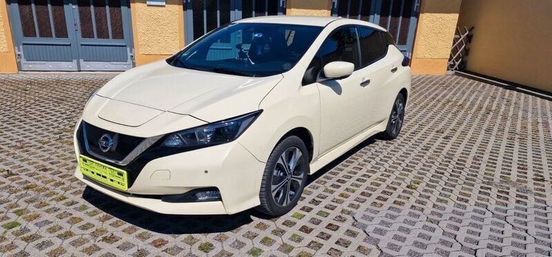 Gelb Gebraucht 2022 Nissan Leaf Tekna Kleinwagen | 14.900 € (Guter Preis) - Bild 1/4