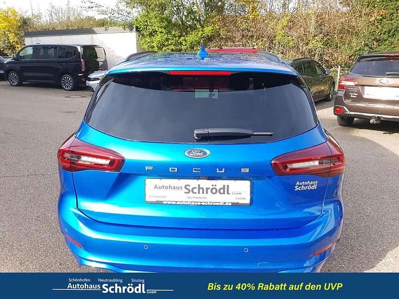 Neu Ford Focus ST-Line 155 PS (114 kW) 2025 Desert island blue metallic Kombi